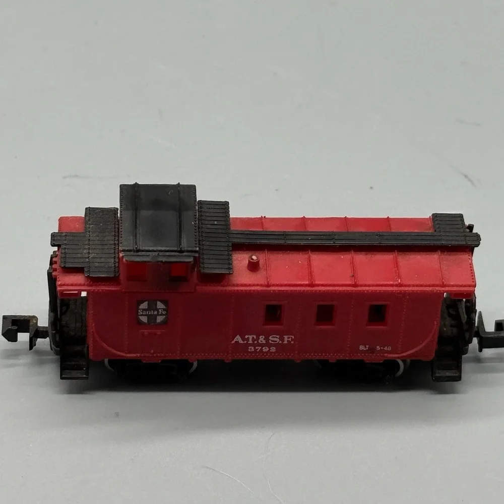 Vintage Bachmann N Scale Santa Fe AT&SF 3792 Red Caboose Model Train Car